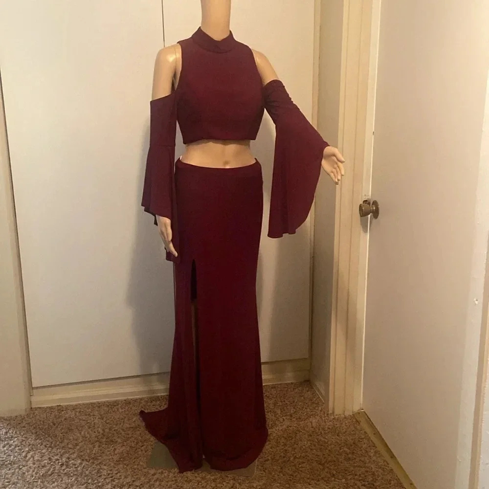 La femme formal prom dress size 6 maroon burgundy two piece